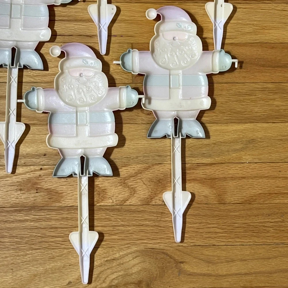 Vintage JSNY‎ Santa Claus Christmas Lawn Yard Stakes Lot of 6 Plastic